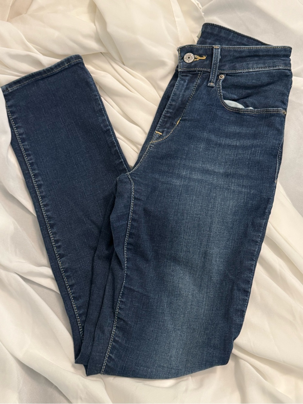 Levi's Women's Skinny Jeans - Dark Blue Wash